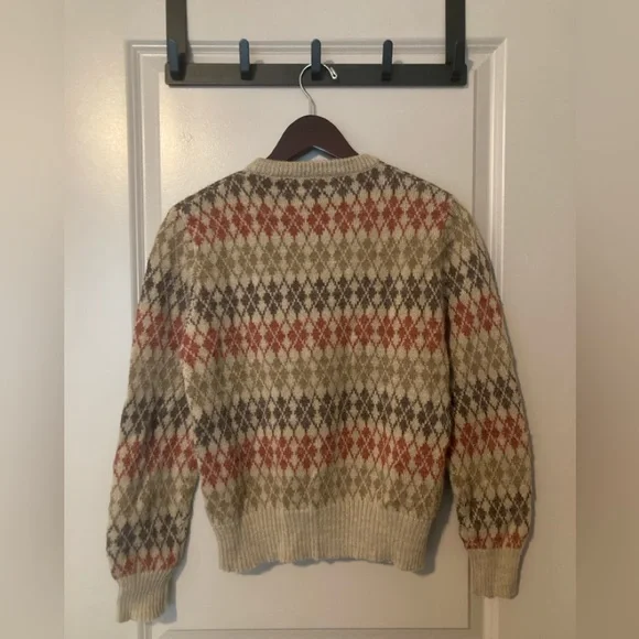 Vintage Sweater (read description for sizing) - Picture 2 of 4